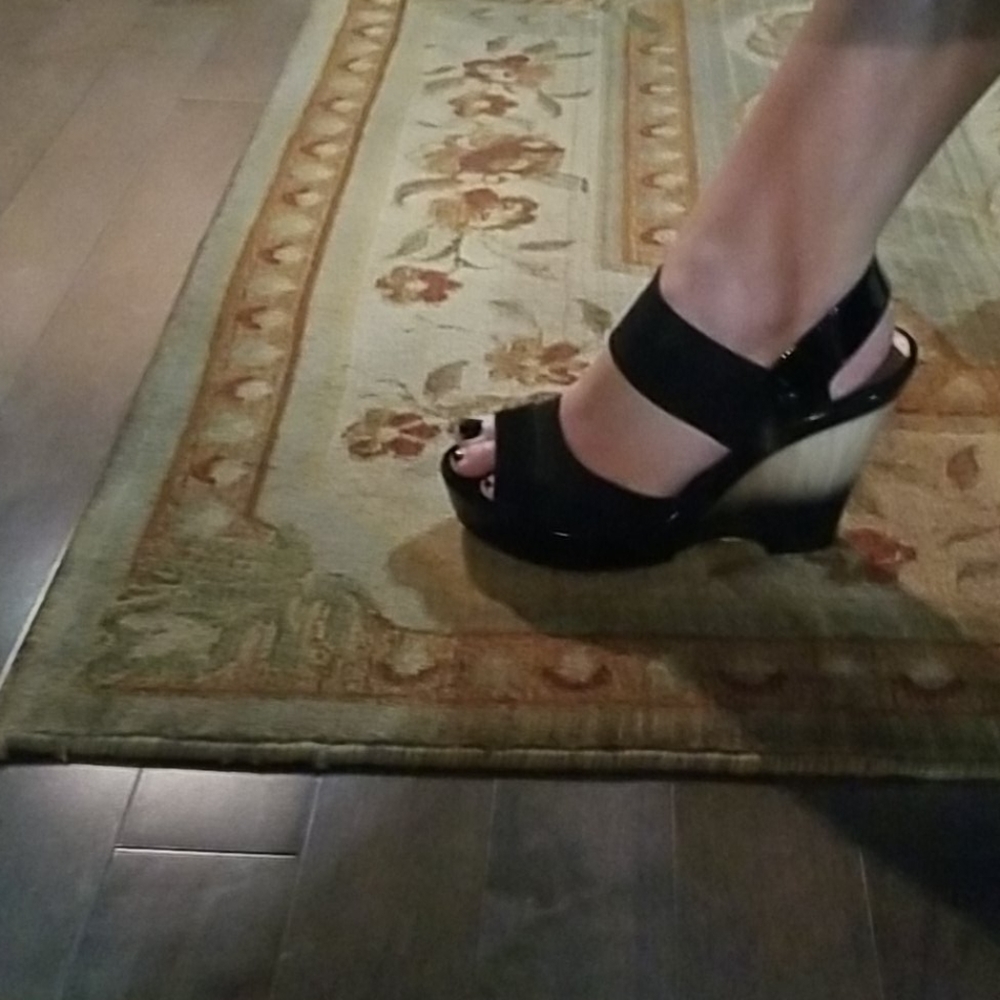 NWOT Donald J. Pliner Dyno 2 Tone Wedges - SZ 10 - Picture 2 of 7